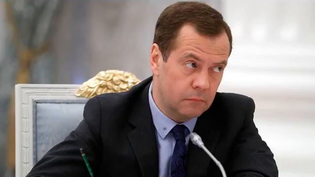Медведев предложил расширить список подлежащих маркировке товаров смотреть онлайн