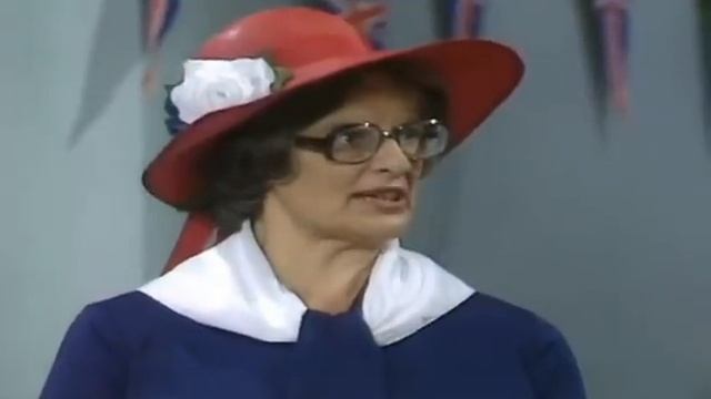Mind Your Language Season 2 Episode 2 Queen For A Day смотреть онлайн