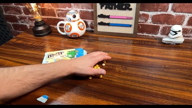 M&M's White Chocolate Marshmallow Crispy Treat Taste Test смотреть онлайн