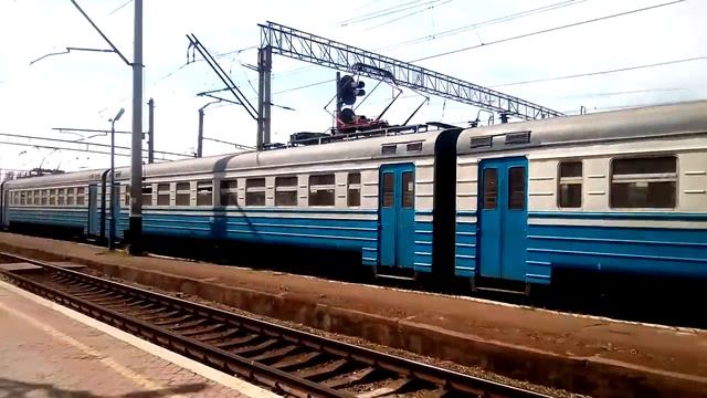 Відправлення електропоїзда ЕР1-192 зі ст. Нікополь смотреть онлайн