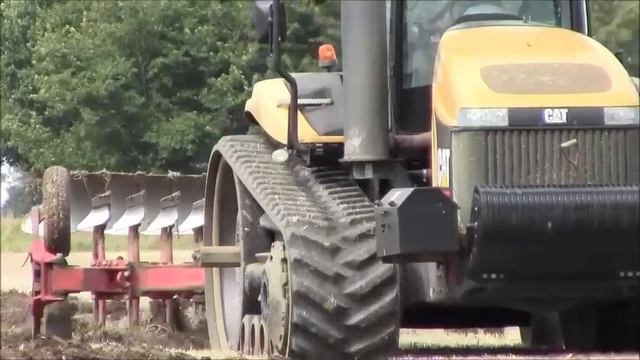 Challenger MT 865 Ploughing 2015