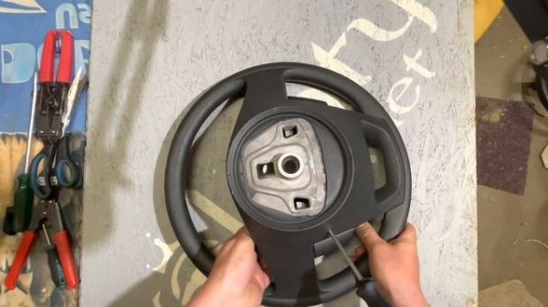 Iveco Daily 2017 airbag removal steering wheel