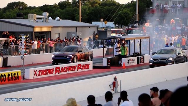 WhipAddict: Kameleon Wrapped 2017 Dodge Charger 392 Scat Pak on 26s, Massive Burnout on Track! смотреть онлайн