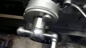 Работа механизма отключения штурвала поперечной подачи станка 16б16кп