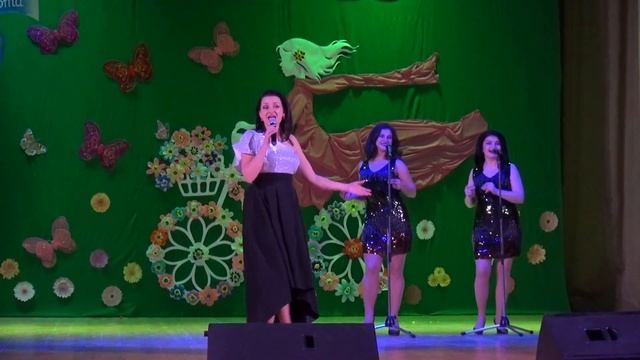 Театрализованный концерт "ВАМ, ЛЮБИМЫЕ!", посвящённый Международному женскому дню 8 Марта смотреть онлайн