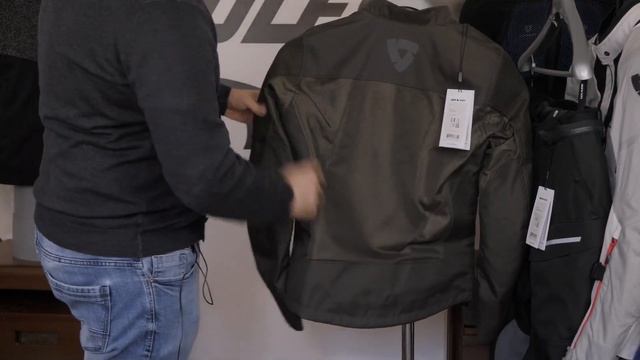Unboxing Novità Rev'it 2023 - Abbigliamento Moto смотреть онлайн