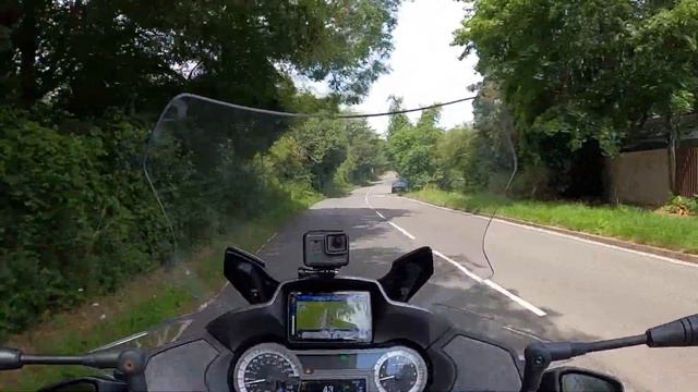 Keeping the summer alive on the BMW R1200RT. смотреть онлайн