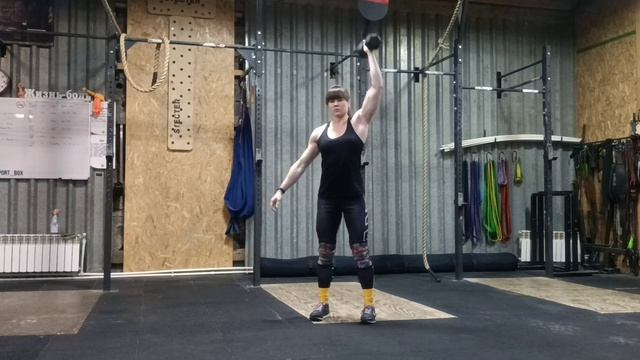 Жимовой швунг с одной гантелей смотреть онлайн