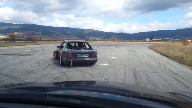 W124 M119 5.0 Turbo Chase Run 1 смотреть онлайн