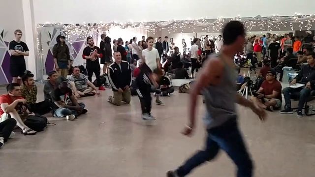 FLOWHIO 2015 - JSWAG & BBOY CREED Vs. SKETCH & TOMAHAWK смотреть онлайн