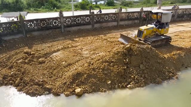 Smart Build Road Landfill Up By Driver Bulldozer Push Soil and Dump Truck Unloading Soil in Water смотреть онлайн