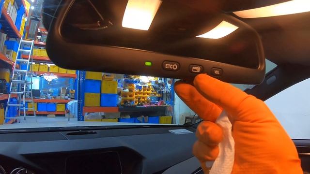 벤츠 E250 ECM 하이패스룸미러 요금정산 카드인식 불량으로 수신모듈 보드를 수리 완료한 영상입니다. 이외의 벤츠 룸미러떨어짐, 액정파손, 미러흔들거림등의 다양한 수리정보제공! смотреть онлайн