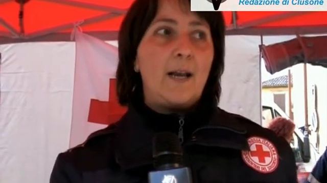 Clusone: la delegazione della Croce Rossa in piazza per gli auguri смотреть онлайн