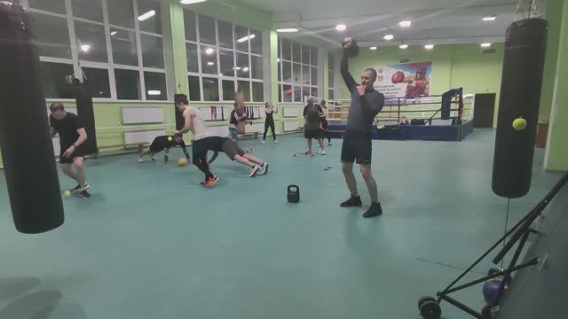 Круговая тренировка боксёра 17.04.2025 ( взрывные группы мышц) смотреть онлайн