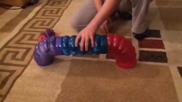 норка играет