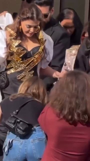 Aishwarya Rai's Glamorous Moments: Cannes Film Festival 2024 Highlights #Cannes #AishwaryaRai ❤️😍 смотреть онлайн