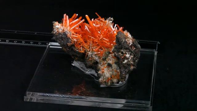 Crocoite Specimen FW13 смотреть онлайн