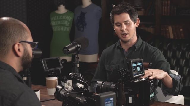 Why RED cinema cameras are different than most mirrorless cameras смотреть онлайн