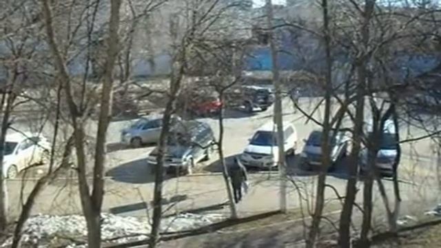 Как решается проблема с уборкой мусора в Комсомольск-на-Амуре дворником Стоматологии смотреть онлайн