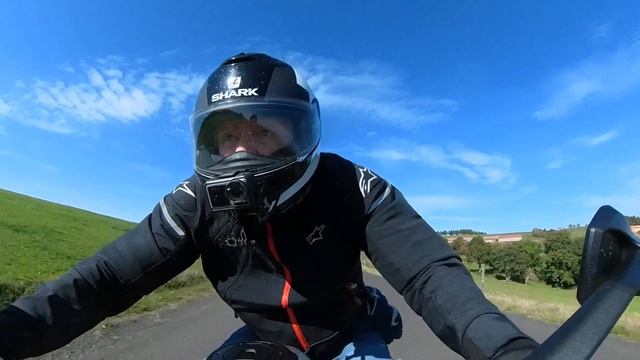 Shark Spartan GT Carbon & Leatt Adventure Jacket used & abused but ultimately loved. смотреть онлайн