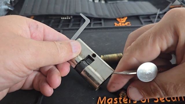 Вскрытие цилиндра Yale