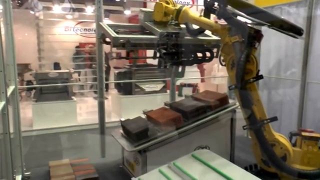 Mixing Of Ceramic Bricks / Mischanlage Für Ziegelsteine (exhibition Ceramitec 2015)