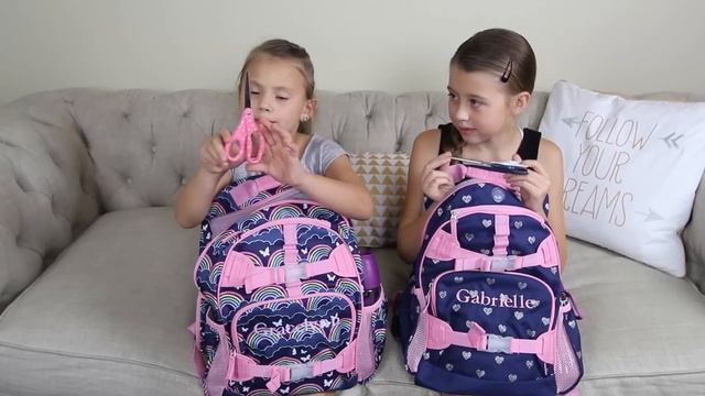 BACK TO SCHOOL | WHAT'S IN MY BACKPACK?!? смотреть онлайн