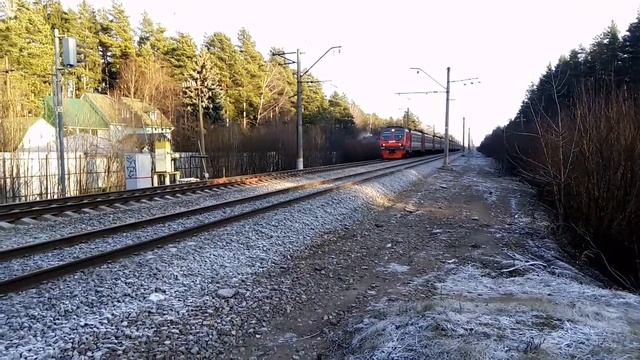 ЭД4М-0169 В ОКРЕСТНОСТЯХ СТАНЦИИ ВЯЛКИ