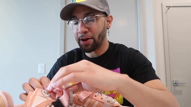 BAD BUNNY SHOES IN PINK **I TOLD YOU** смотреть онлайн
