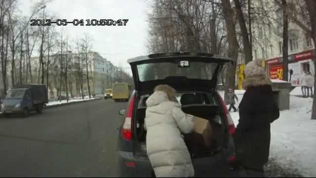 загрузка коробки в машину смотреть онлайн