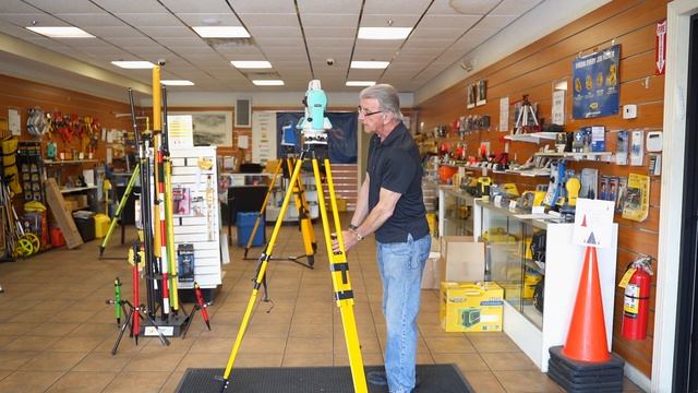 How to setup a surveying tripod over a point смотреть онлайн
