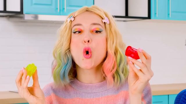 Кулинарный Челлендж: Уэнсдей Против Бабушки | Лайфхаки для Родителей от TeenTeam Challenge