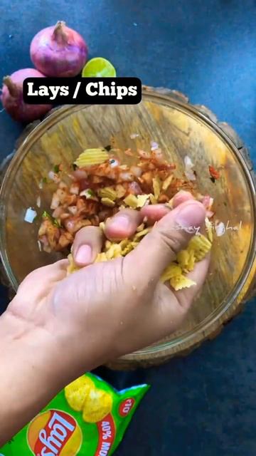 Crispy Chips Vegetarian Recipe|| Tangy Crispy Chips 😋