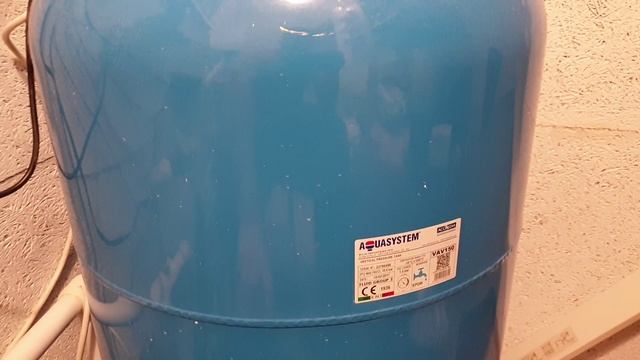 Как обслуживать гидроаккумулятор, проверка и накачка давления смотреть онлайн