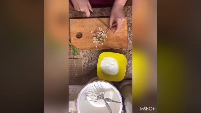 Жареный карась с сметаной и чесночком смотреть онлайн