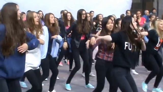 FlashMob ZS Strzg8KE 28 5 20015 смотреть онлайн