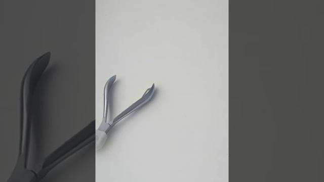 четырёх сторонняя пилка для ногтей Орифлэйм код 42289, и щипцы для кутикулы код 42287