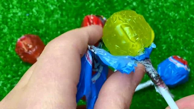 🍭Learn Colors Lollipops! Chupa Chups, Yummy Lollipop, Rainbow Swirl Lollipop смотреть онлайн