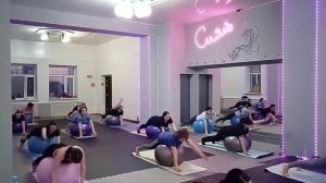 Тренировка с фитболом