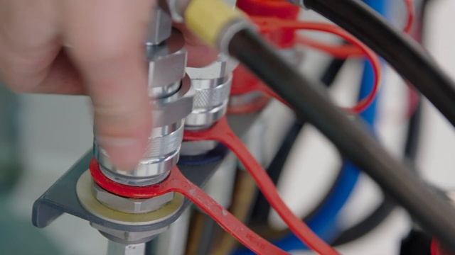 Многофункциональная компактная электрическая машина BOSCHUNG Pony P3.0 смотреть онлайн