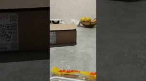 распаковка коробки от лили 📦 басик чуть не замёрз в холодильнике 😂