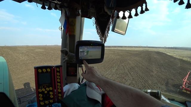 Не большой обзор навигации Ag Leader установленной на тракторе Джон Дир 9