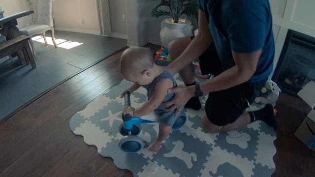 Baby balance bike UNBOXING and review -- get your baby walking! смотреть онлайн