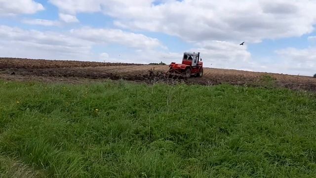 Кировец К744 р2 с чизелем