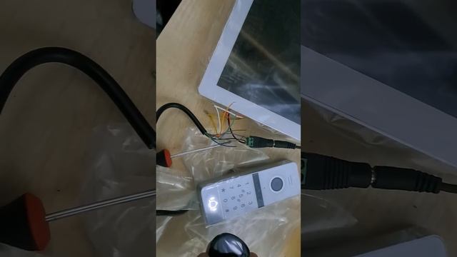 программирование ключей на вызывную панель с кодовой панелью смотреть онлайн