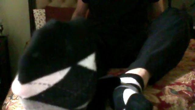 Black argyle socks no show смотреть онлайн