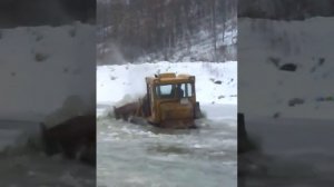 т-170 тонет в реке