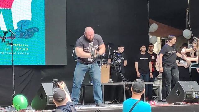 5.06.2021 Шоу Силача Евгения Хитяева, гвозди на узел, Одесса горсад фестиваль семьи смотреть онлайн