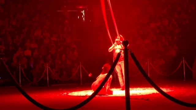 Deep Red. Air gymnasts Rubtsova and Markov. Show of water, fire and light смотреть онлайн