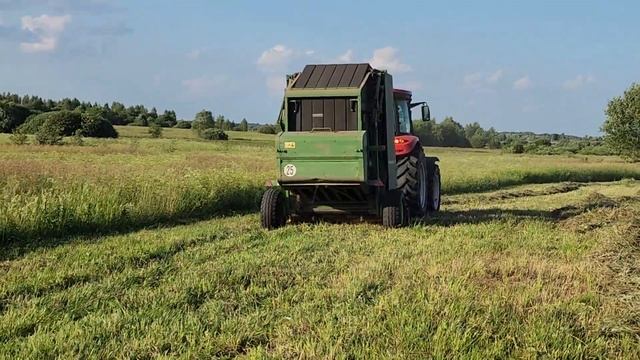 сенозаготовка трактор Basak 2110s и пресс подборщик John Deere 550 луговое сено